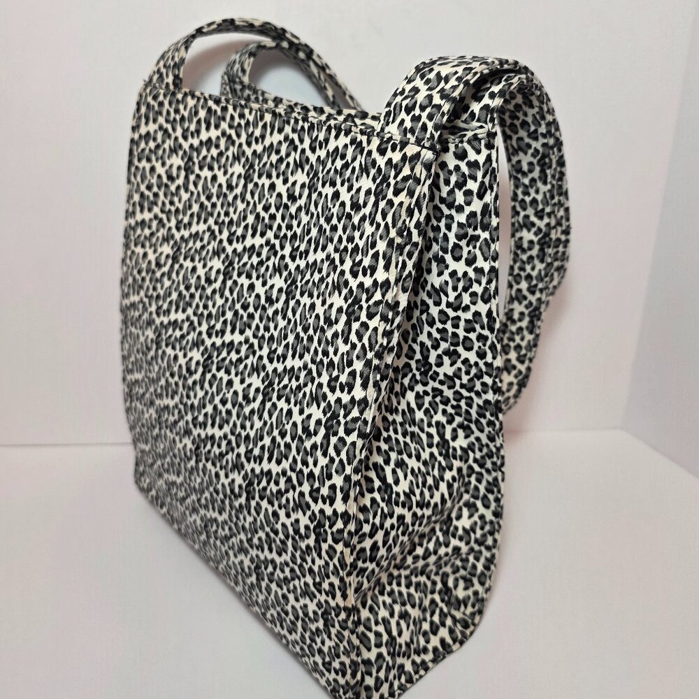 Chic Leopard Print Shoulder Bag – Zipper Pocket, Everyday Essential